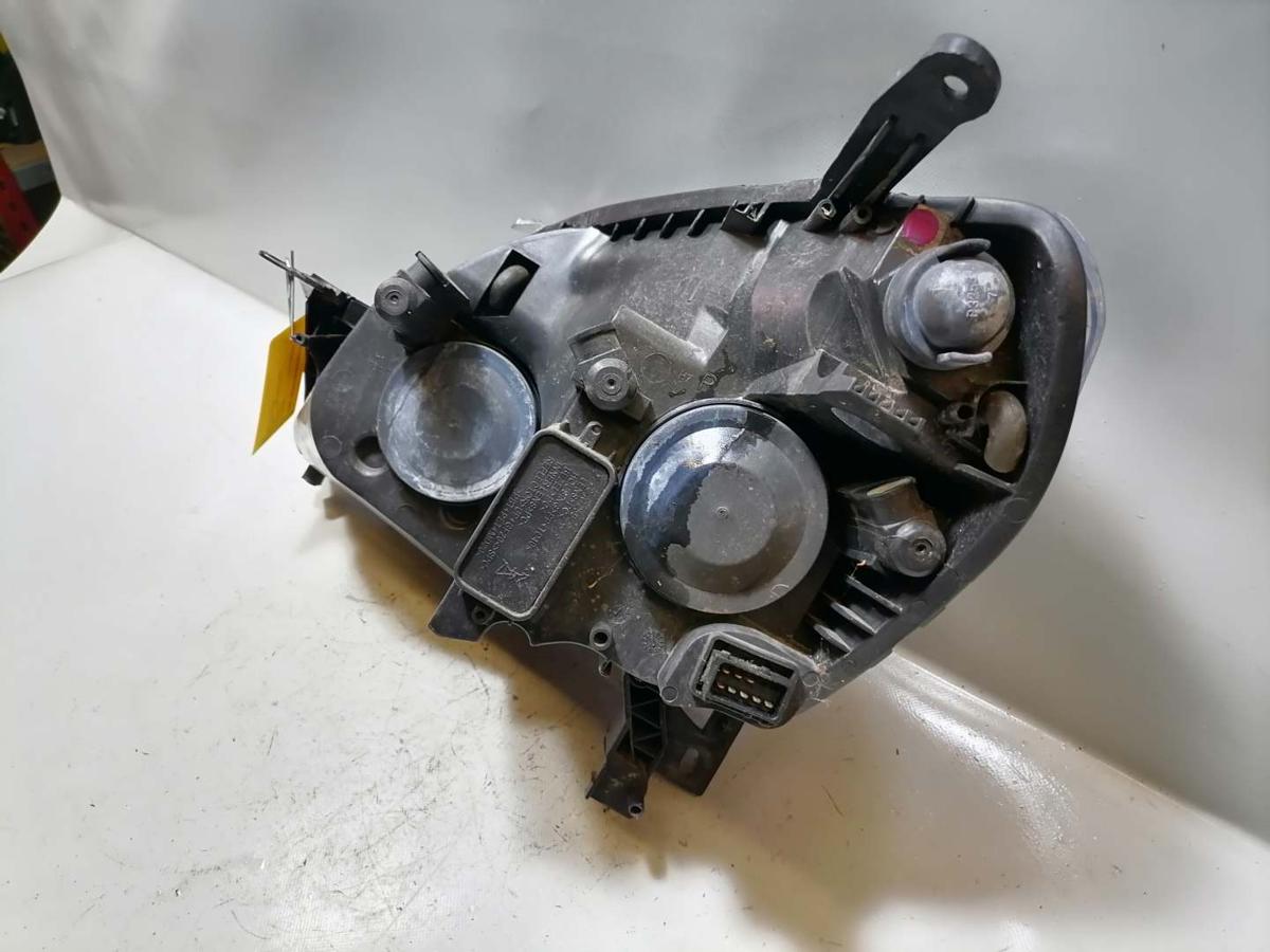 Opel Zafira B Scheinwerfer vorn rechts Halogen Bj.2006